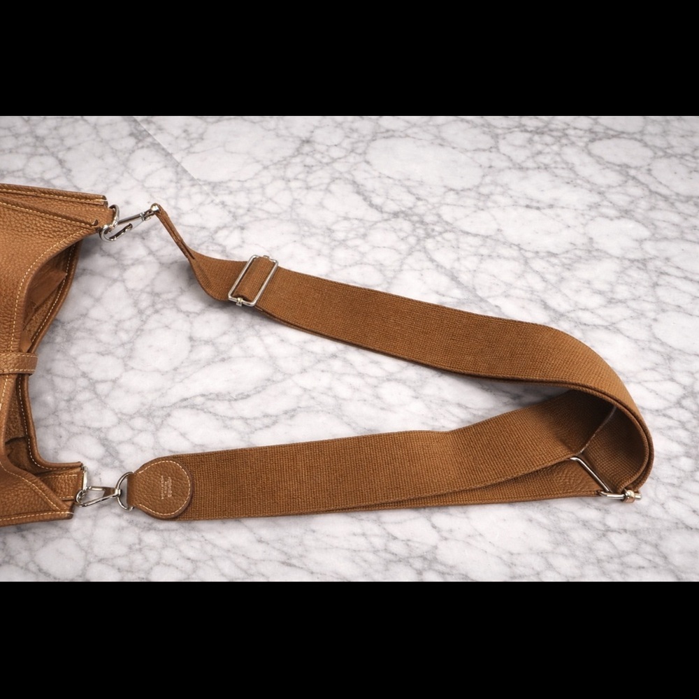 Hermès Evelyne III PM 29 Gold Clemence Leather Crossbody Bag Palladium Hardware - Picture 9 of 11